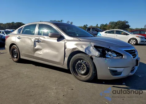 2014 Nissan Altima 2.5 from USA, damaged, VIN 1N4AL3AP0EC116836